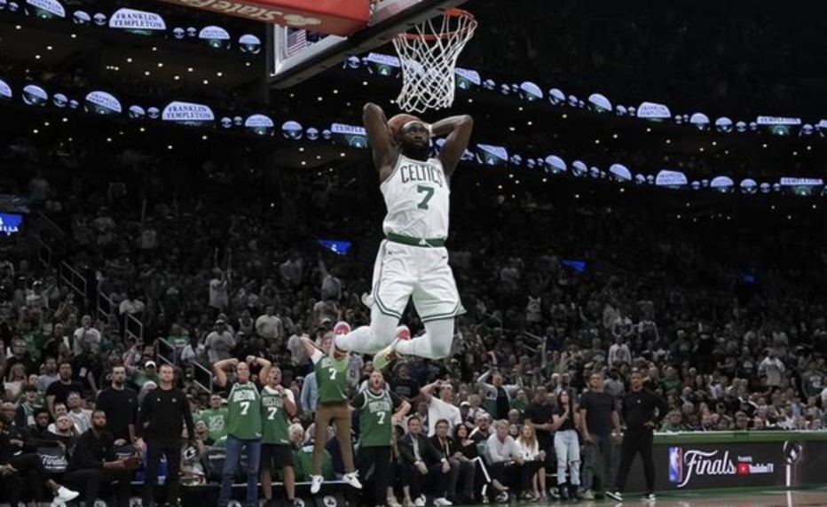 独行侠轻取凯尔特人,拉塞尔高光表现的简单介绍 独行侠轻取凯尔特人,拉塞尔高光表现的简单介绍