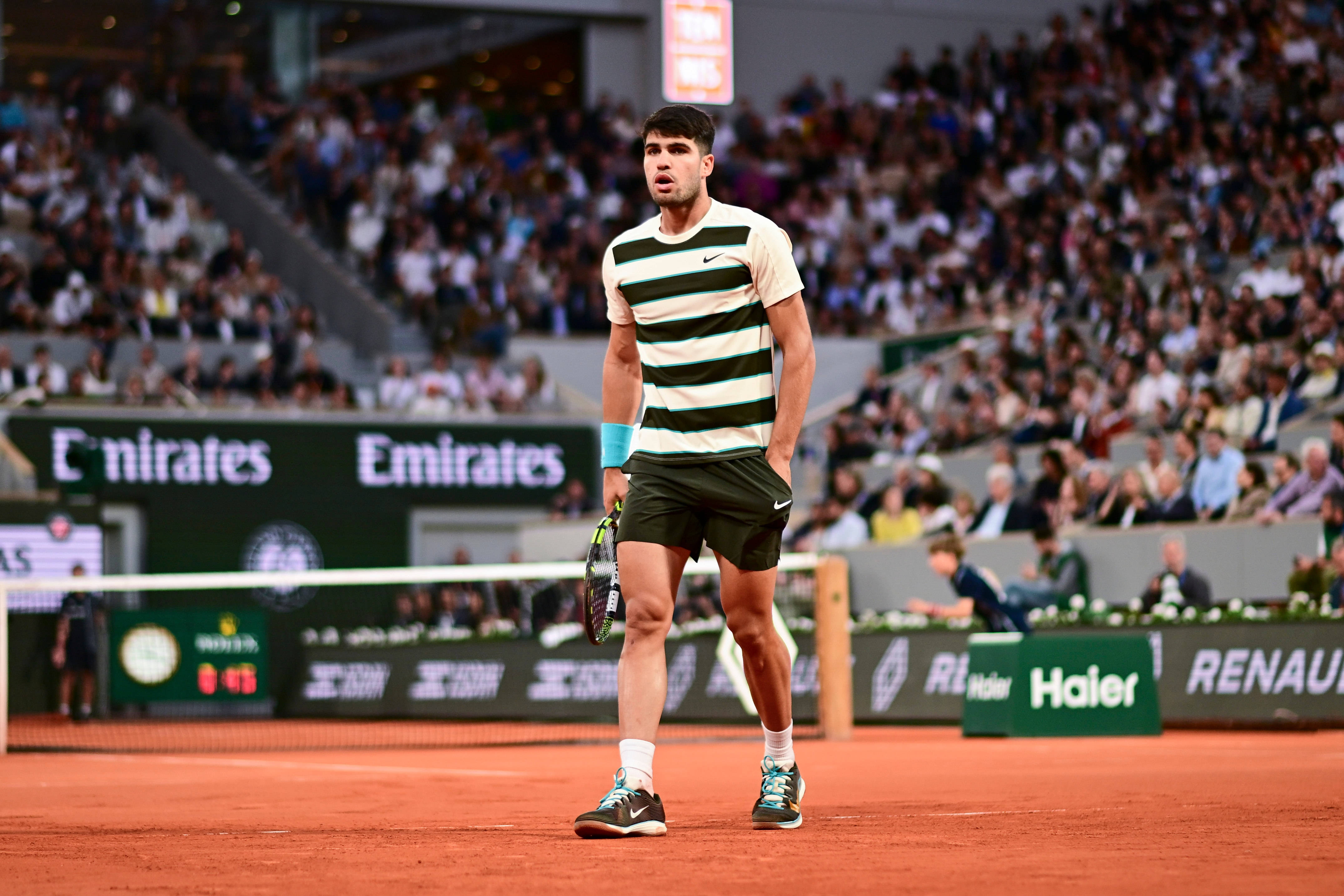 开云APP-法国网球队翻盘英国网球队,阿尔卡拉斯三分雨点燃全场