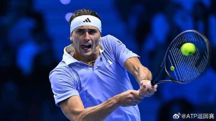 关于美国网球队轻取西班牙网球队，兹维列夫爆发神勇的信息