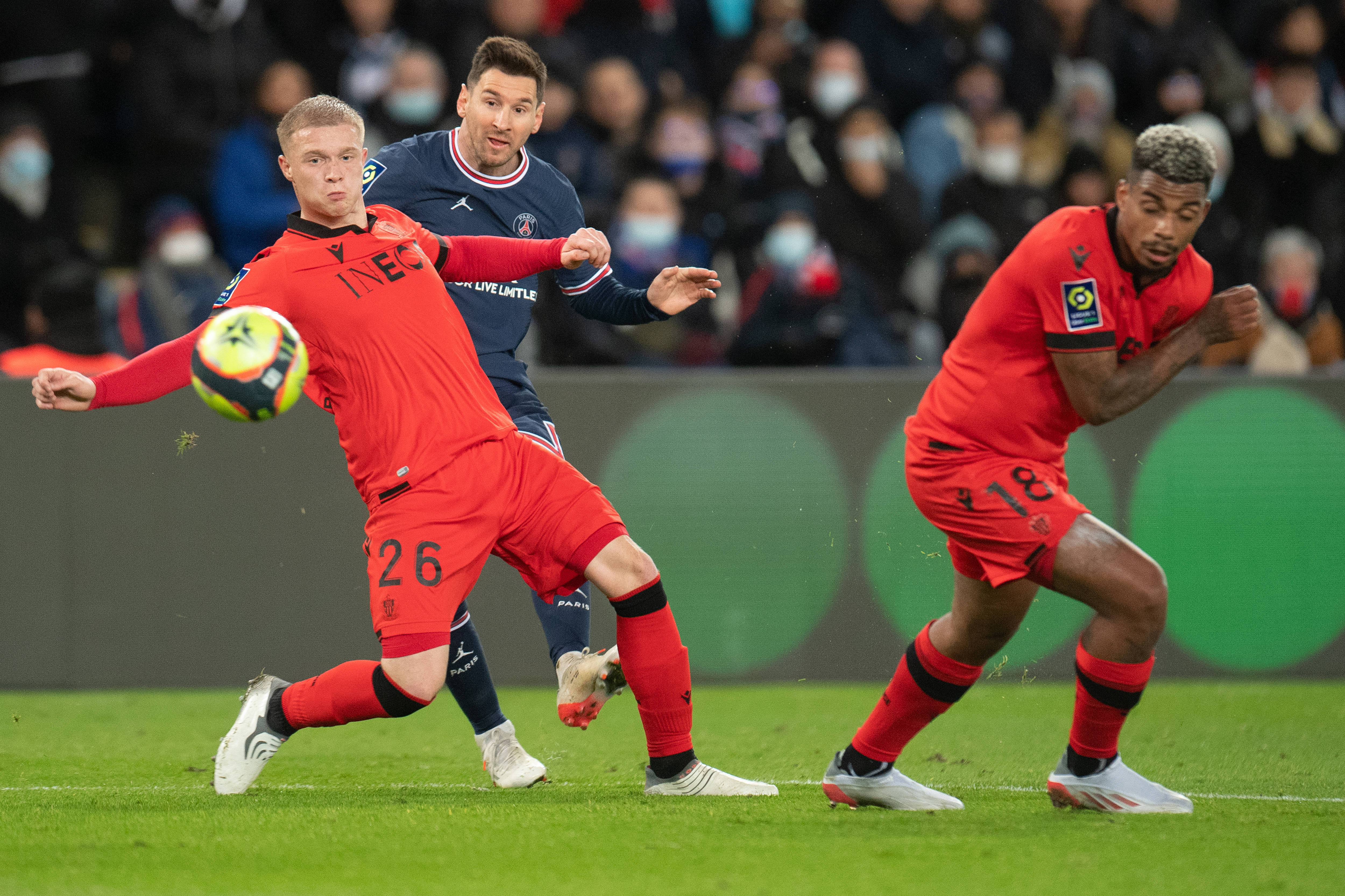 开云体育-争夺激烈!欧洲俱乐部联赛豪门对决扣人心弦的简单介绍