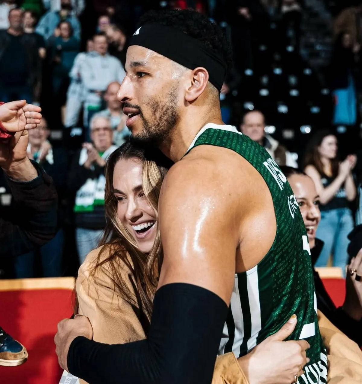 开云体育在线-俄罗斯篮球联赛总决赛引发热议,精彩纷呈