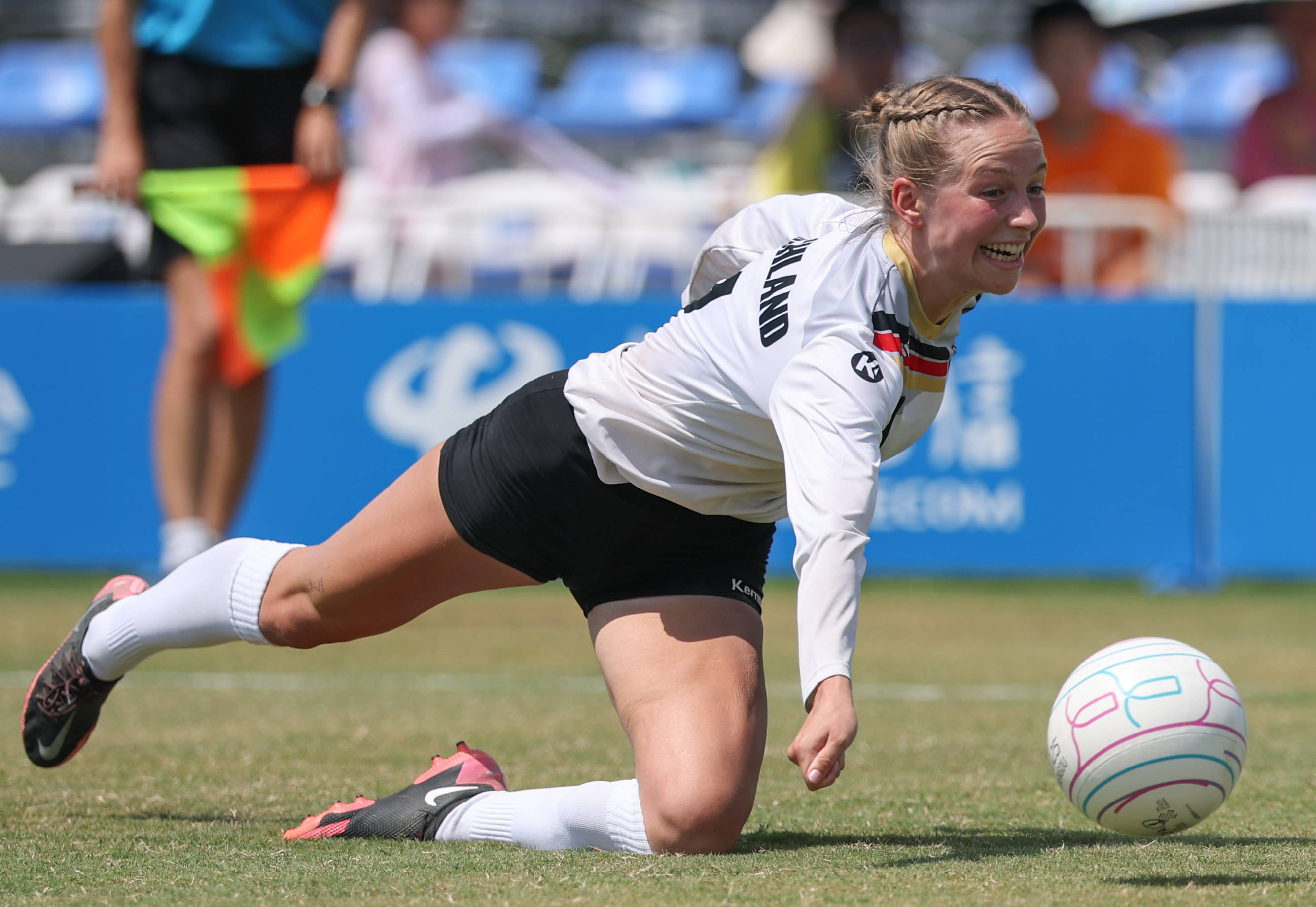 包含德国队主场大胜奥地利,晋级欧锦赛四强的词条 包含德国队主场大胜奥地利,晋级欧锦赛四强的词条