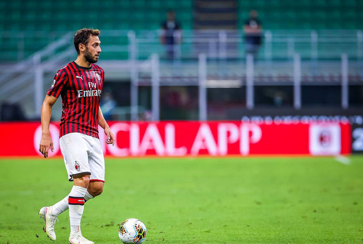 AC米兰主场告负遭遇三连败的简单介绍 AC米兰主场告负遭遇三连败的简单介绍