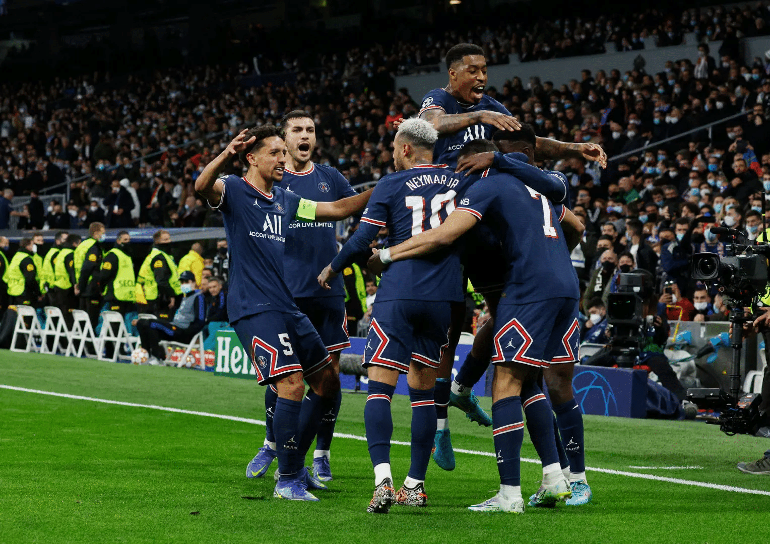 关于巴黎圣日耳曼队主场大胜对手的信息 关于巴黎圣日耳曼队主场大胜对手的信息