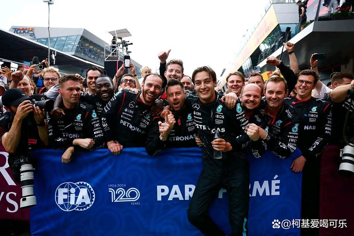 梅赛德斯轻取红牛二队,拉塞尔点燃赛场的简单介绍 梅赛德斯轻取红牛二队,拉塞尔点燃赛场的简单介绍