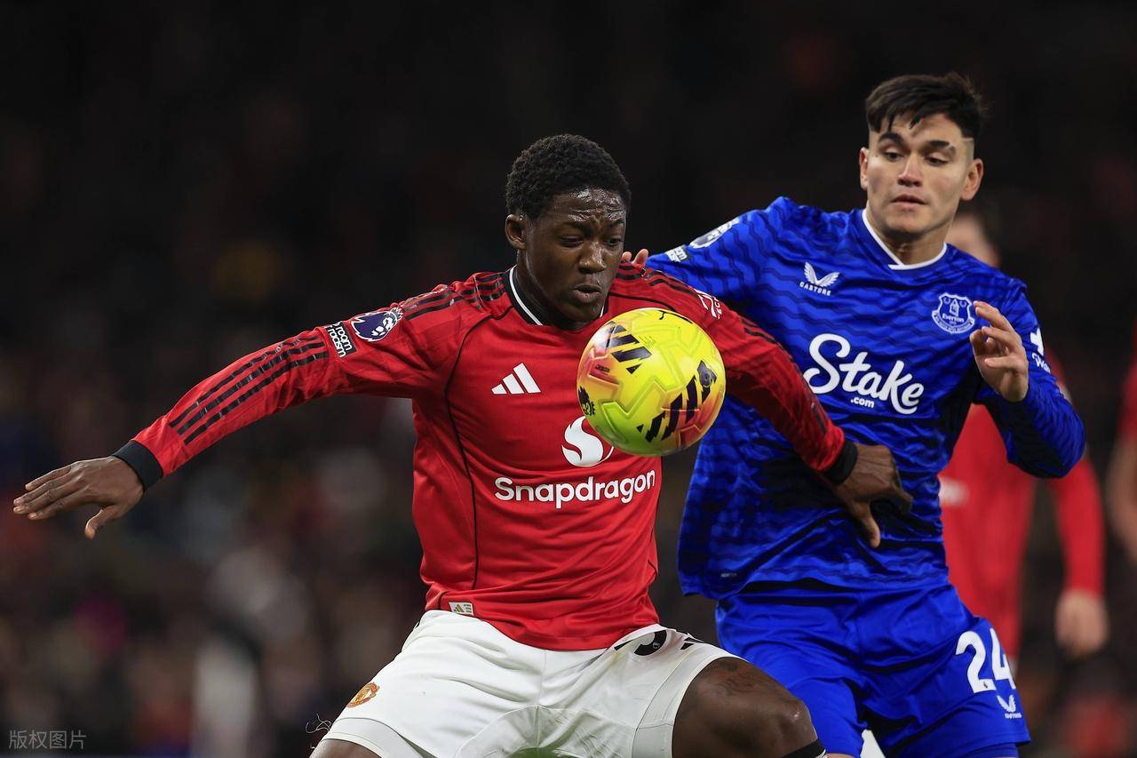 曼联客场小胜埃弗顿争夺联赛冠军愈发悬念的简单介绍 曼联客场小胜埃弗顿争夺联赛冠军愈发悬念的简单介绍