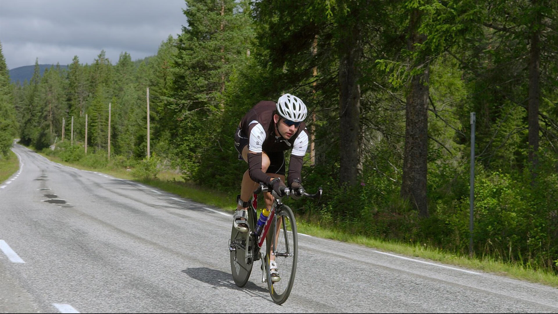 开云体育入口-贝恩主宰比赛走向，湖人翻盘雄鹿，一场逆转背后的战术与意志